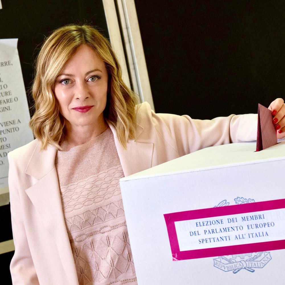 HuertDeAuteuil's tweet photo. Thread in aggiornamento delle foto dei politici che votano per loro stessi alle europee as playlist di Spotify 

1) Giorgia Meloni https://t.co/Ghz5OeHb6S
