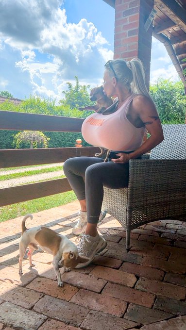 Cuddles and relaxation with my loves, Toto and Messi 🐾❤️. Life is better with them by my side! #PetLove<a href="/tag/relax"class="tags"><span>#relax</span></a><a href="/tag/petlove"class="tags"><span>#petlove</span></a><a href="/tag/furryfriends"class="tags"><span>#furryfriends</span></a><a href="/tag/lifewithpets"class="tags"><span>#lifewithpets</span></a>