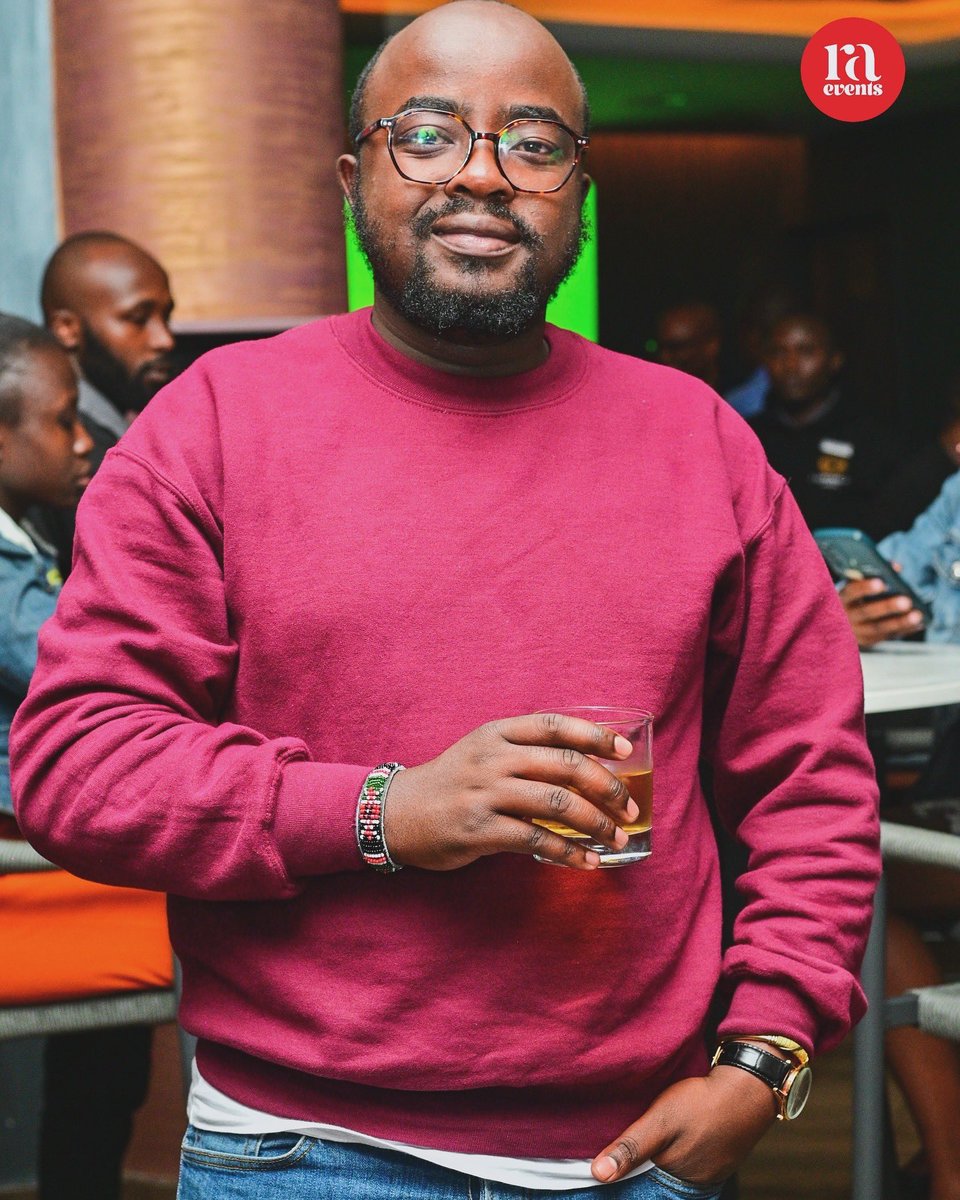 Kiss100kenya's tweet image. Symphony of soul easing  @fahrenheit_lounge_ as we vibe to amazing music by @djmistadru 🪩💃🏾🕺🏽 Kujeni tupige sherehe 

#SoulSession #RadioAfricaEvents