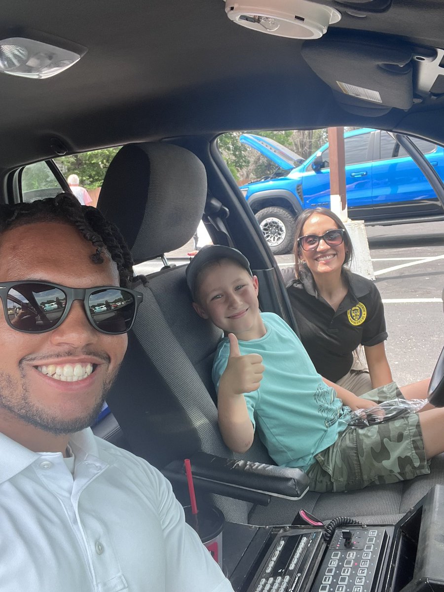 WichitaPolice's tweet photo. What a fantastic morning at the Cross Point Car Show! Our WPD show car was a hit, and Officers Thomas and Mora had an amazing time connecting with everyone who came out. Thank you for making it such a memorable day! #CommunityStrong #WichitaPD #CarShowFun https://t.co/gjwna4OM3g