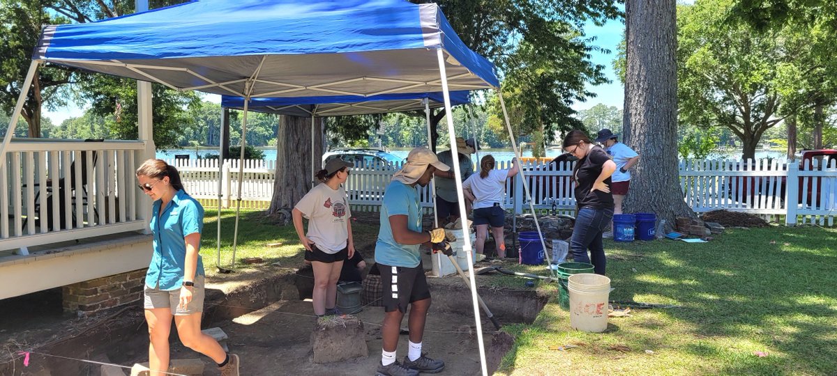 HistBathSiteNC's tweet photo. The ECU Archaeology Field School is currently conducting a dig at the Bonner House. Stop by and check it out!
#historicbath #historicbath_nc #nchistoricsites #historicbathnc #nchistoricbath #ncculture #colonialhouse #archaeology #ncarchaeolgy #ecuarchaeologyfieldschool https://t.co/8QwjtNA5sn