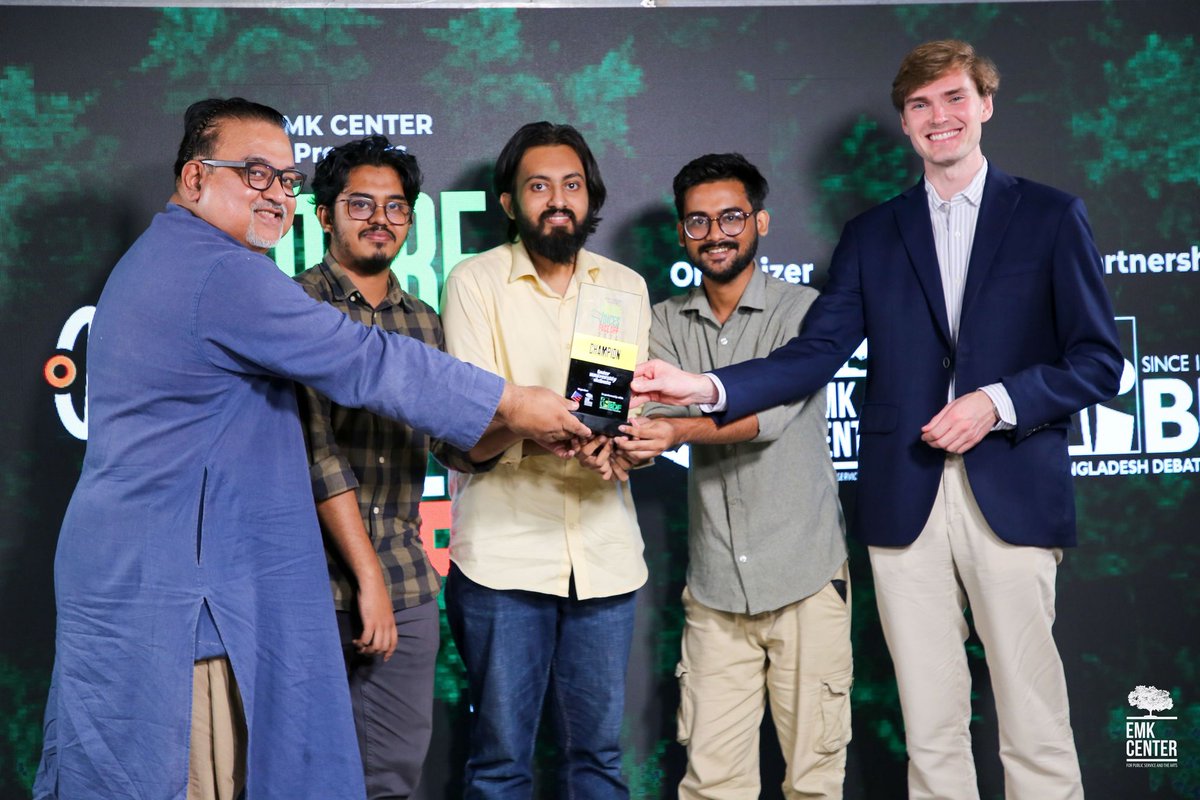 EMKCenter's tweet photo. Congrats to the winning team "Dhaka University Debating Society (DUDS)" for their outstanding performance and insightful arguments. Together, we are the voice of change!  
#FutureVoicesFaceOff #InterUniversityDebate #EMKCenter #BDF
#GenerationRestoration #amspaces #americanspaces https://t.co/bPEaYJzmzt