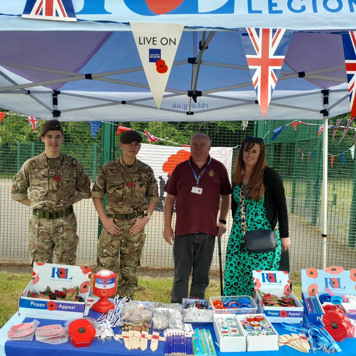 KellyTolhurst's tweet image. #Halling Parish Council today organised a fantastic #Dday80 commemorative village fayre. A privileged to open alongside Leigh Stanley ex Royal Engineer from the @RBLI The Army &amp;amp; Police Cadets on duty, with loads of activities and rides. congratulations to all involved 👏