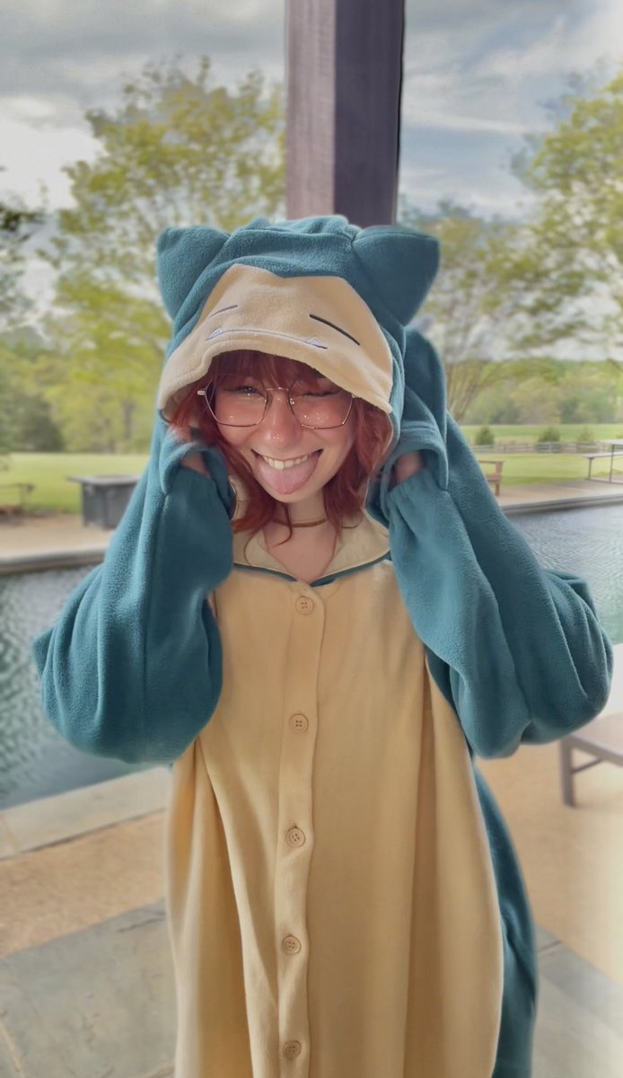 rooshitposts's tweet photo. Any gamers wanna Pokemon and chill? https://t.co/HOQ0dIzNre