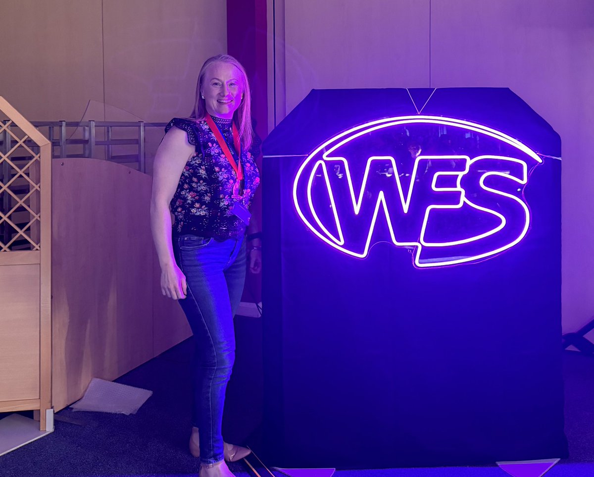 NottsFireOnCall's tweet image. She’s one of our own! She’s one of our own! 
Sarah from @nottsfire picking up a bronze medal for her British Fire Fighter Challenge, at the #WFS Women In the Fire Service awards and training event.