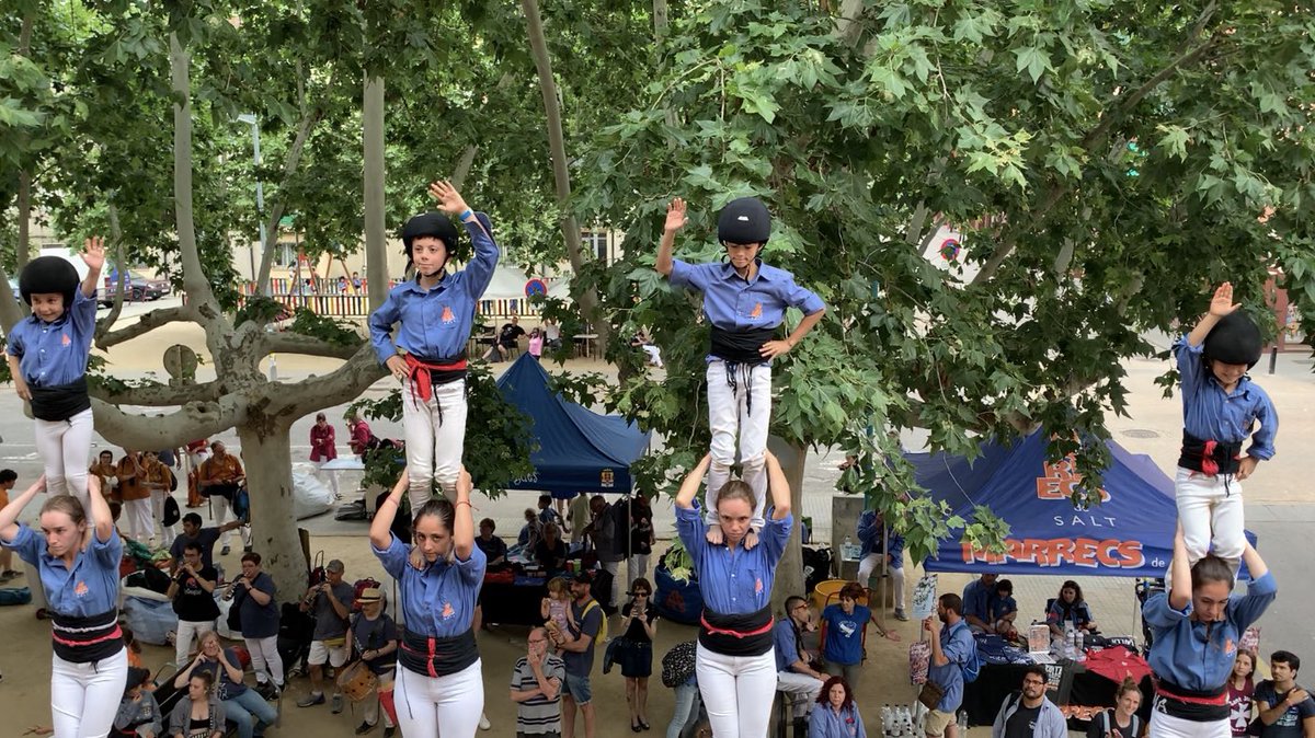 tonividalsastre's tweet photo. Avui hem gaudit de la trobada que fan les Colles de l'Eix amb @Tirallongues, @CdLleida , @SagalsdOsona i la colla local dels @Marrecs 👏👏👏
#collesdeleix #castells https://t.co/pIxm5ObmXT
