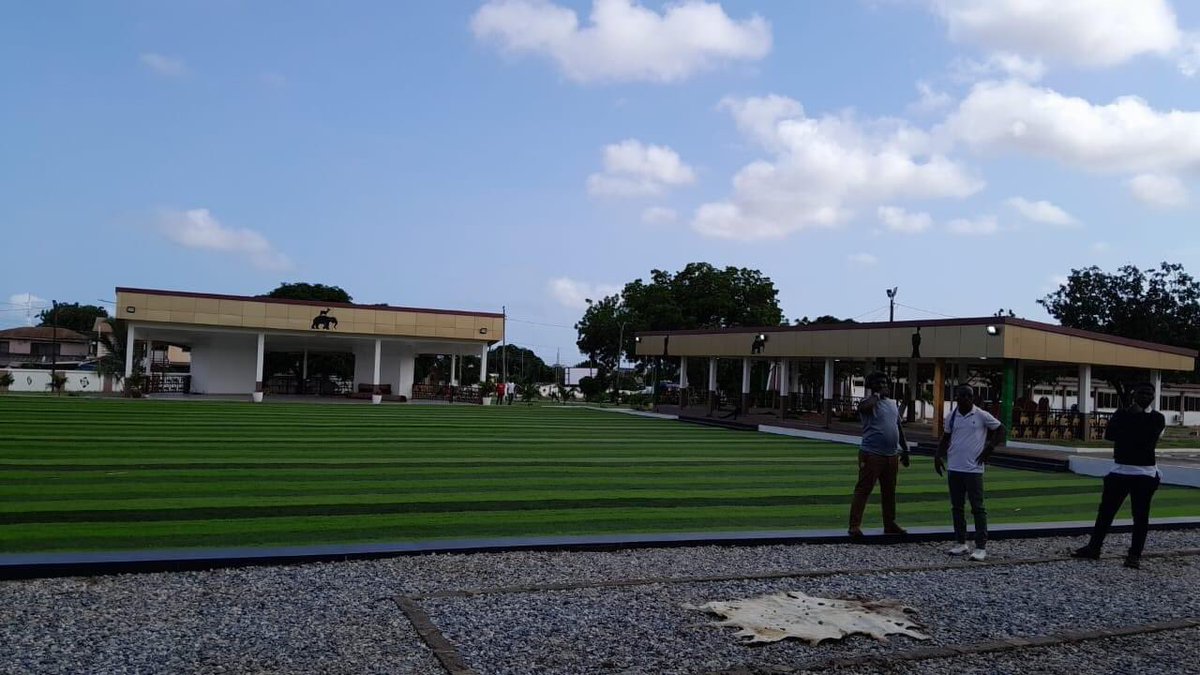 Preparations are in full throttle for tomorrow's Grand Durbar at the Ga Manste Palace to welcome the Asantehene. 

Tswa ni omanye jurɔ abla wɔ!