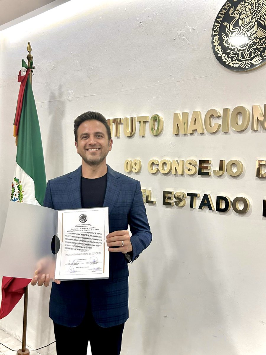 Recibí la constancia de mayoría sumamente agradecido con las miles de poblanas y poblanos que han confiando en mí para ser su Diputado Federal. 

Vamos a trabajar para todas las familias del distrito 9 y de #Puebla 

Iniciamos esta nueva etapa con mucho entusiasmo y