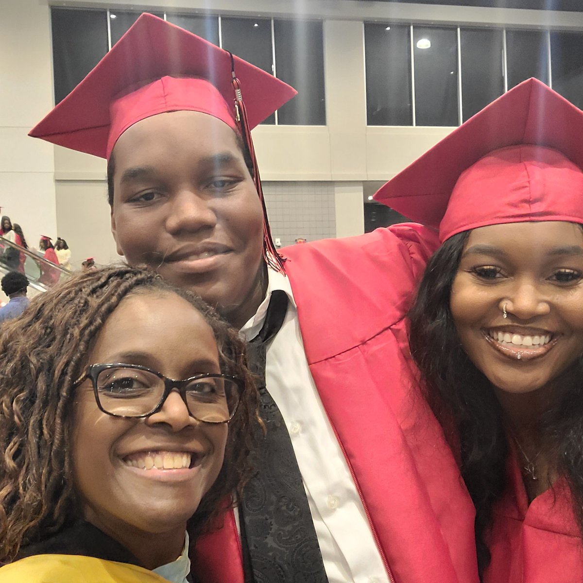 SpcTkey's tweet photo. Congratulations Seniors! Class of 2024 #RHS#NAS# @Phelan_Perry https://t.co/mkmiA1toH7