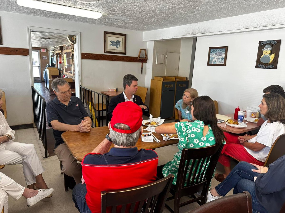 JohnMcGuire4VA's tweet photo. We met some wonderful people at the Golden Skillet in Chatham, Iβm asking for you and your friends to vote June 18th! Take care and spread the word!
#VoteJune18 #Trump2024 https://t.co/V7hnnzstyg