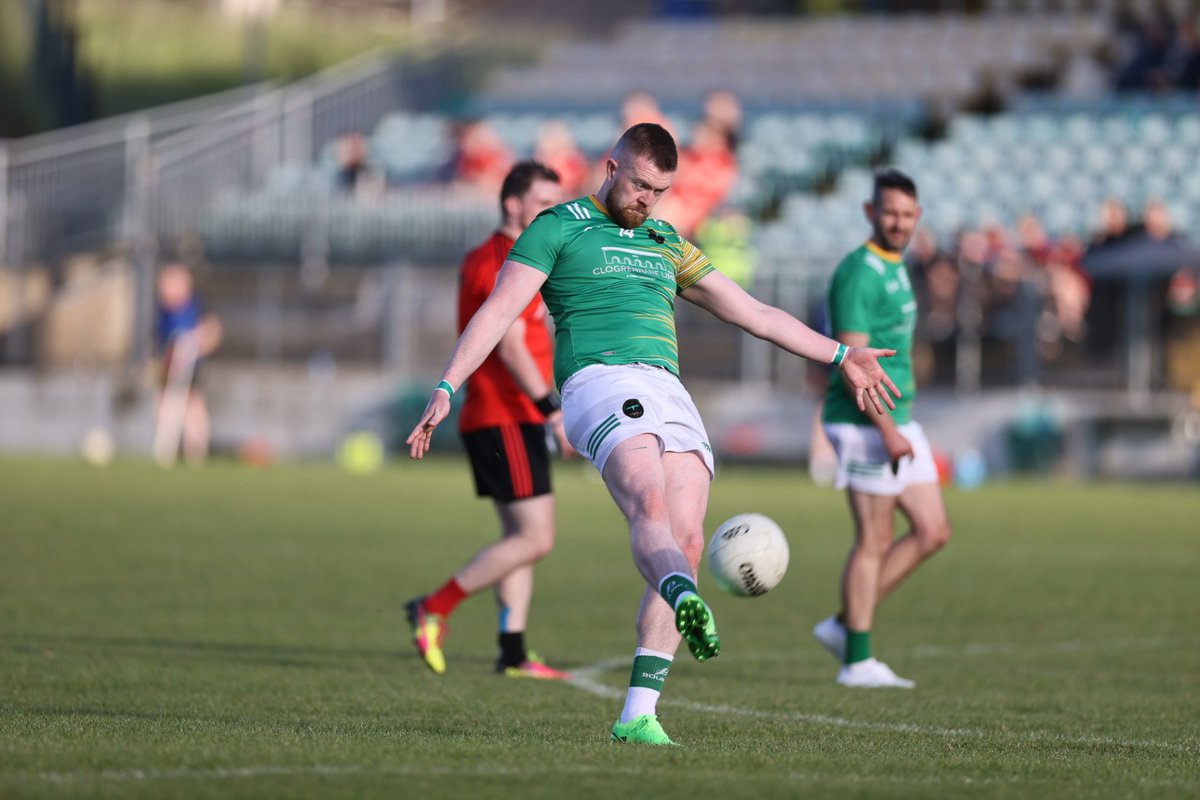 pgahern's tweet photo. Excellent  2nd half here in NCP where Balinabranna  finished the stronger to defeat Kikdavin in the Carkow Div 2 league Semi. Very exciting 2nd half! @Carlow_GAA  @TheLeftWingBack @Natsport https://t.co/s9uaX7pPc9