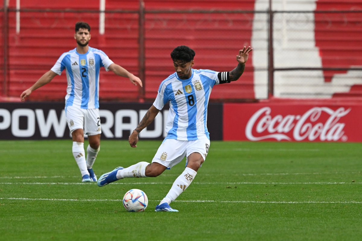 Argentina's tweet photo. 🏆 #Sub23

⚽ @Argentina 🇦🇷 4 (Kevin Zenón, Lucas Beltrán x2 y Pablo Solari) 🆚 #Paraguay 🇵🇾 0 

⏱ 25' ST https://t.co/7ryUlotxgV