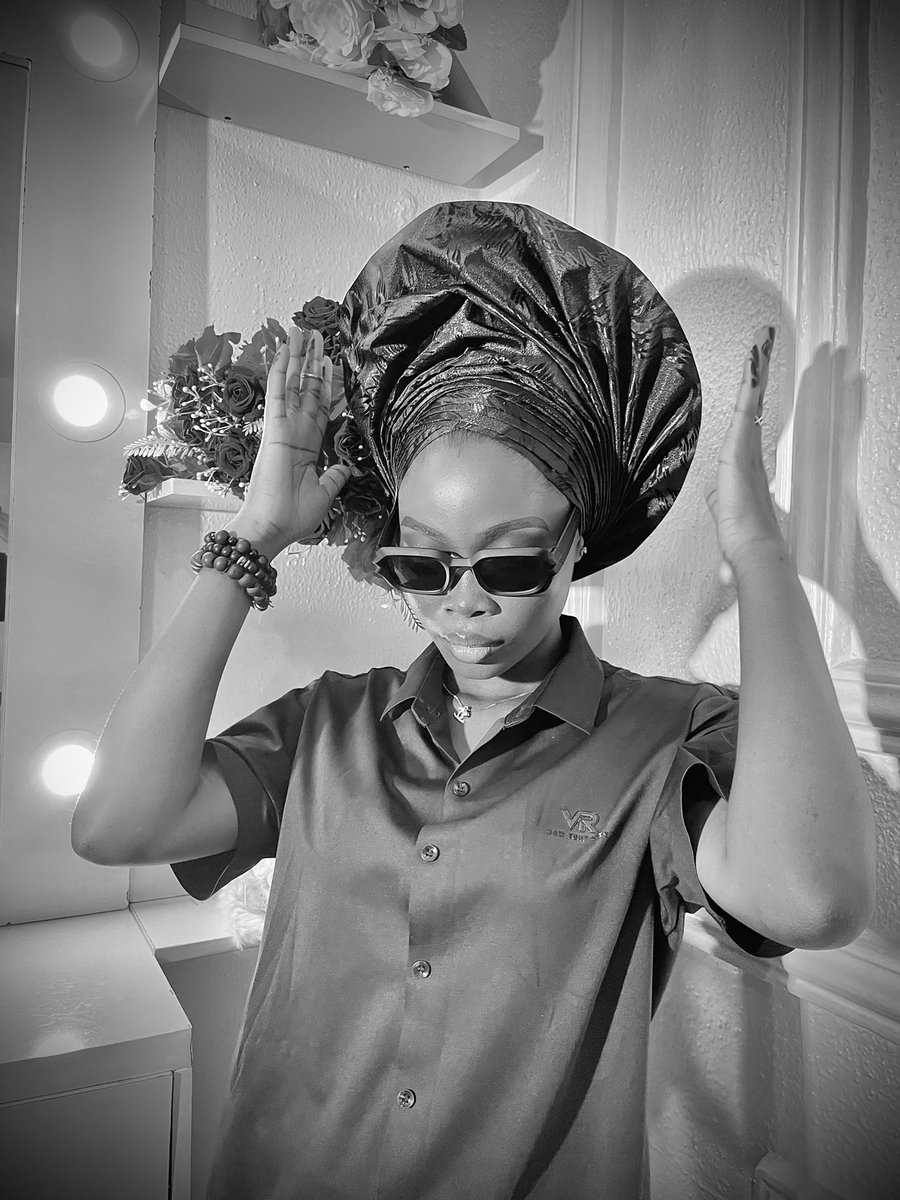 Solacified's tweet image. Would you quote this with pictures of you donning sunshades 🕶😎 ??