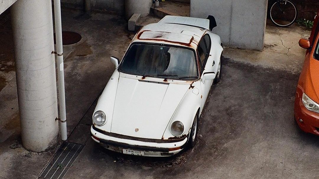Abandoned Porsche 911 in Japan 📷 ragazziclub
