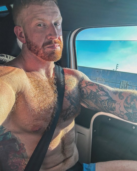 I&rsquo;m really sweaty rn if you care 💦 https://t.co/UkHzmid8Tw