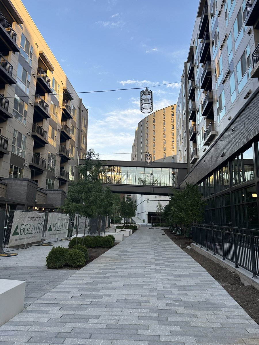 MyLineIsRed tweet media