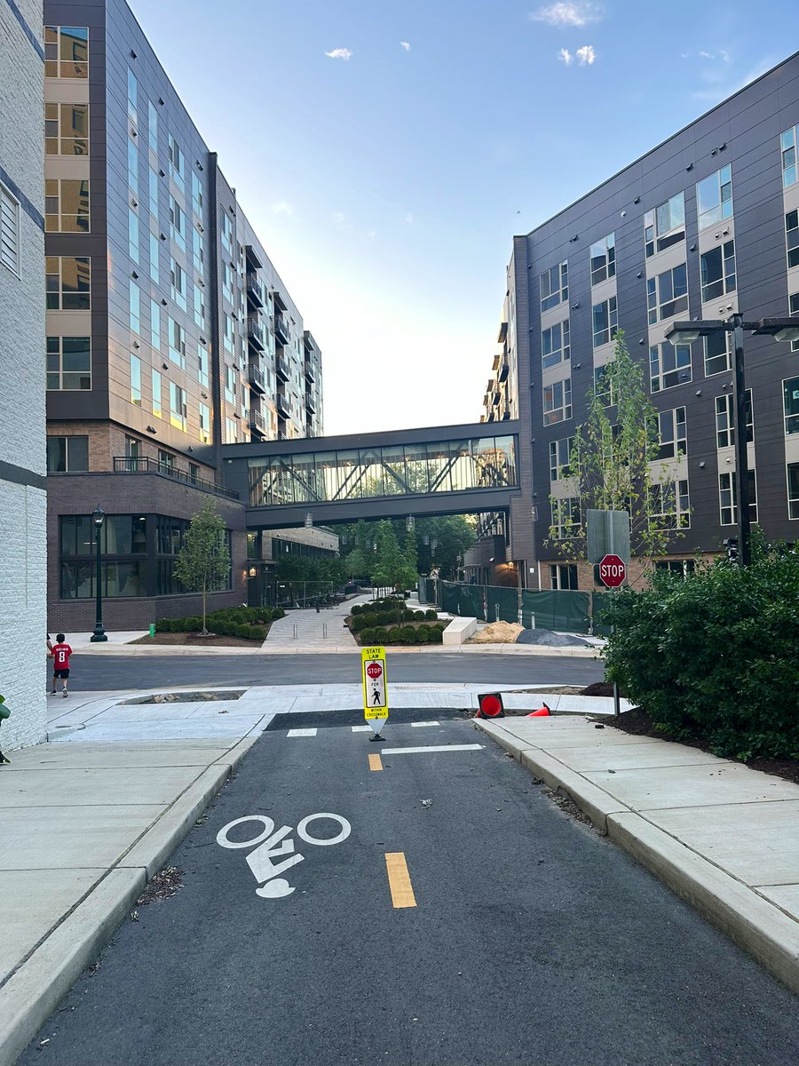 MyLineIsRed tweet media