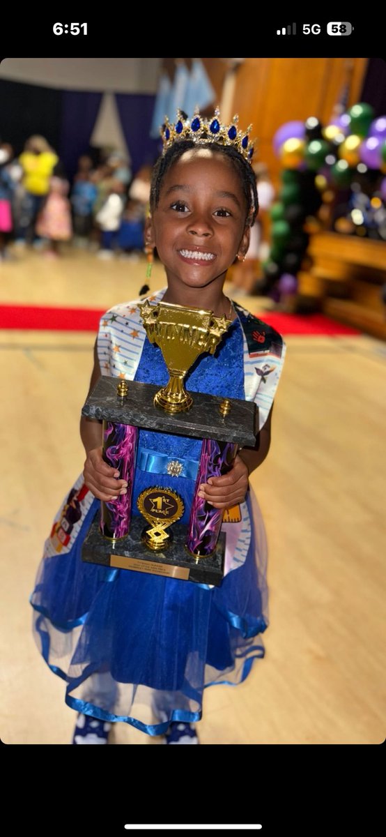 BiteMy_Tyee's tweet photo. My baby won Little Miss Pre-K Pageant, was crowned at the sneakerball &amp; I couldn’t be more proud 💙🥶 https://t.co/X3GU5QiC2M