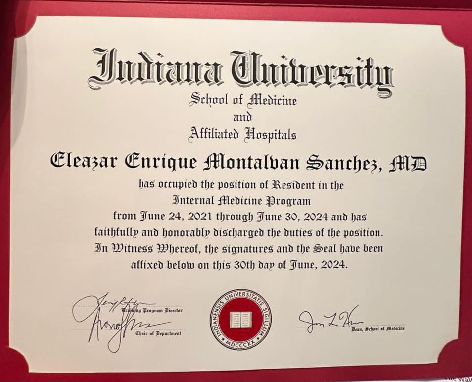 Thanks to these amazing women in my life 📷 graduation from IM‼️

💎Hondureño y Latino 🥼🩺