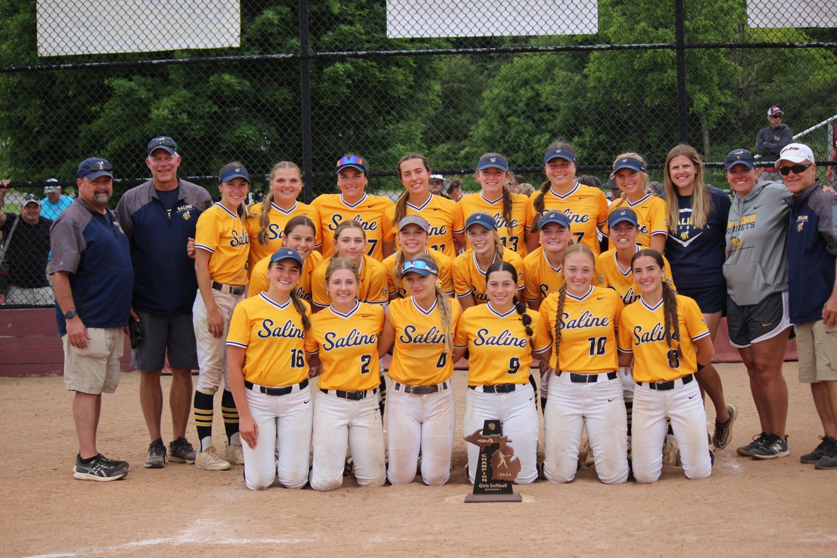 llilyevans's tweet photo. I left a piece of my heart on the field today. Sad ending to a wonderful chapter. Thank you @saline_softball for the memories and for allowing me to play the game I love with the best teammates/ sisters in the world! I will forever be grateful! ❤️🐝🥎 https://t.co/UcBGkAmC27