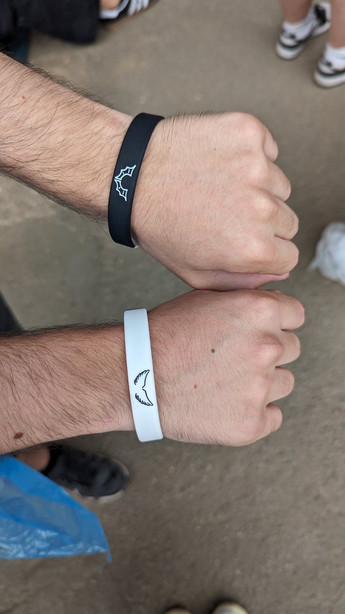 No sabéis cuánta ilusión nos ha hecho encontrarnos hoy con gente que llevaba nuestras pulseras 🥰