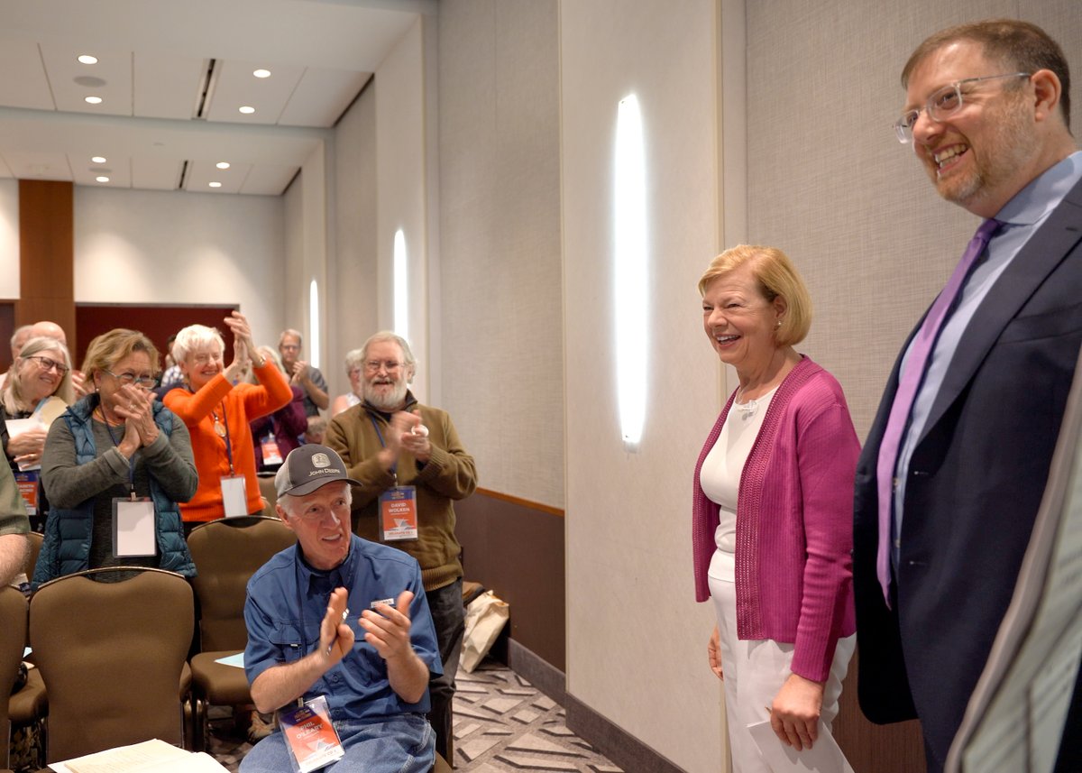 Tammy Baldwin tweet media
