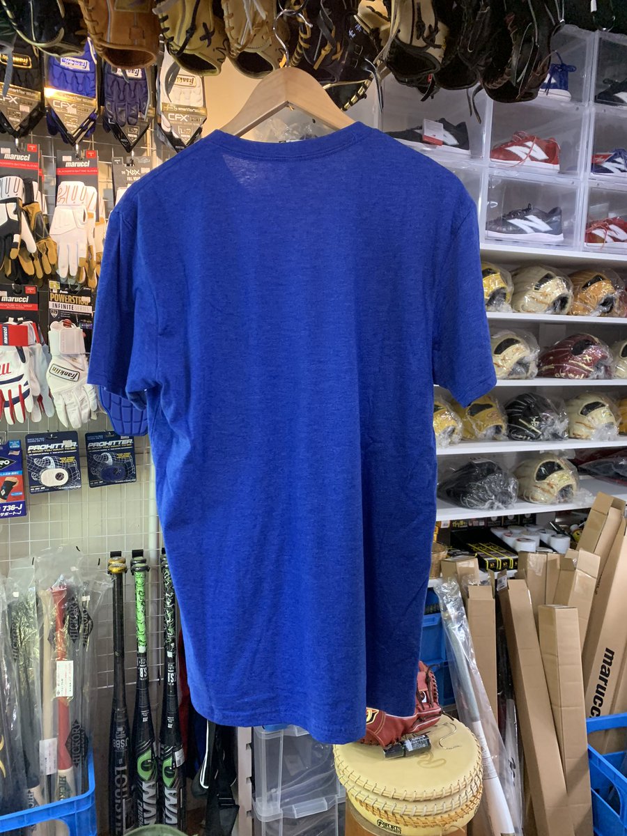info42648043's tweet photo. MLBファンからプロのアスリートに至るまで、オリジナルで創造的なデザインと高品質のスクリーンプリントシャツが世界で大人気の
『ROTO WEAR』
Hip Lock Tシャツ
ドジャースの選手が試合中にするあのポーズですね😊
#すみれスポーツ #rotowear #hiplock #ドジャース #losangelesdodgers #dodgers https://t.co/lGRkta02wT