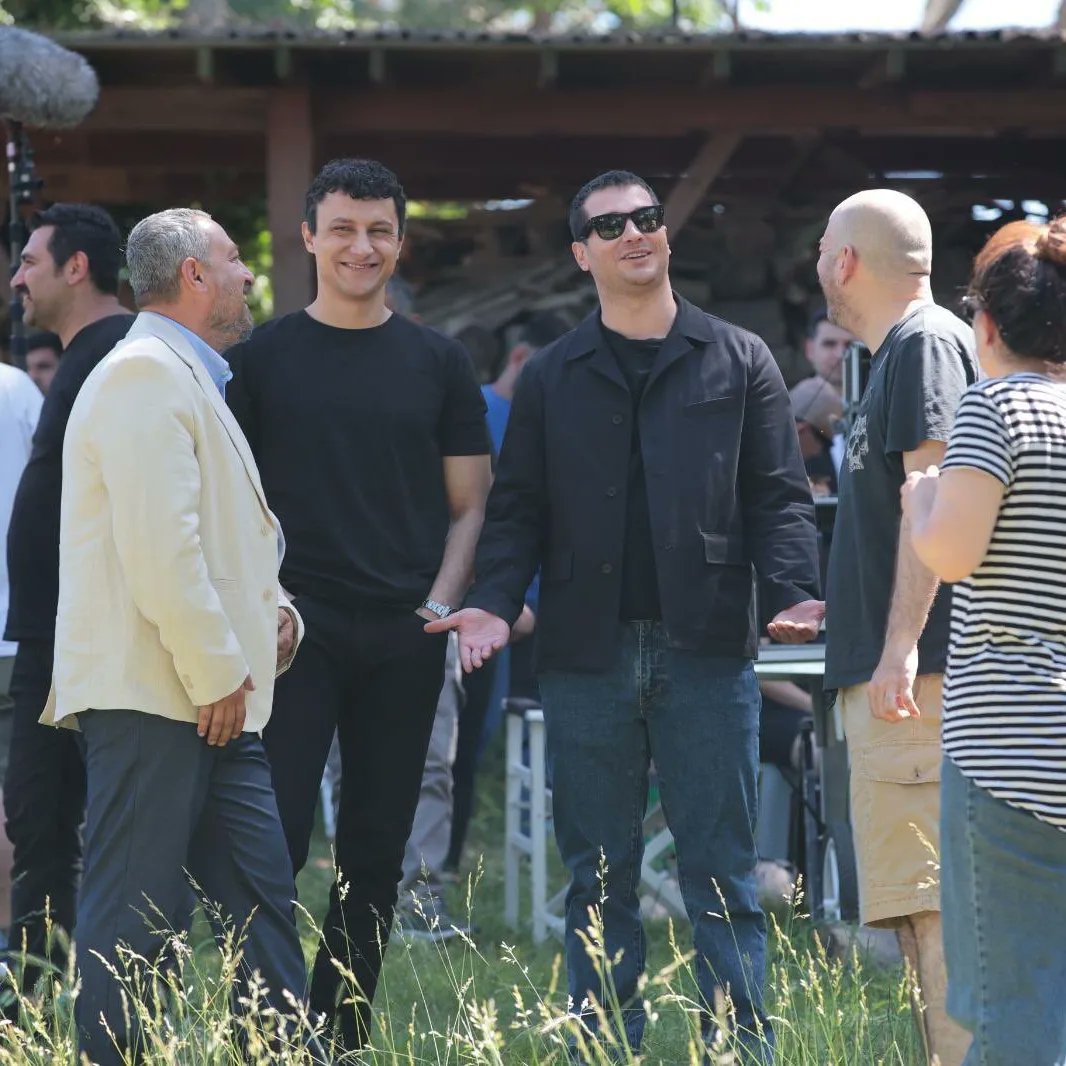 Gaddar set Çağatay Ulusoy♥️