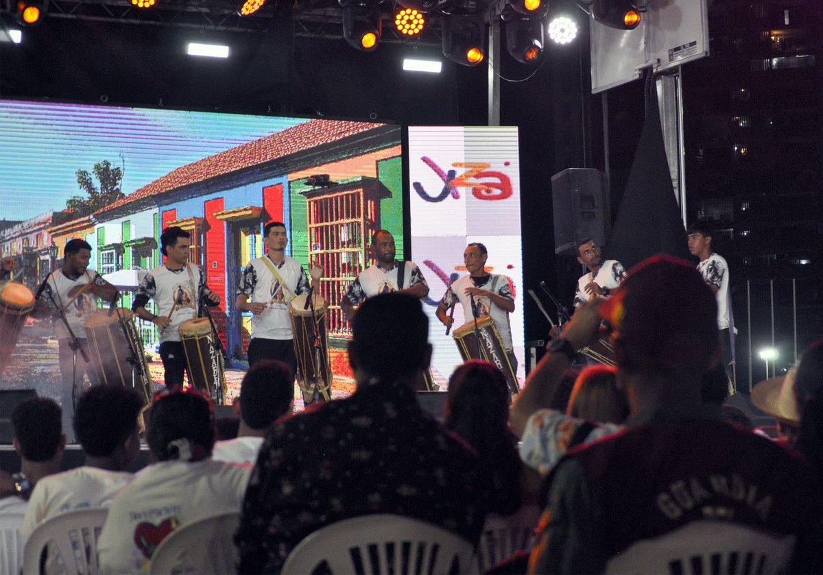#EnFotos ||  Programa “Viva Venezuela desde el Zulia” un viaje por la diversidad cultural de nuestros pueblos. 

Disfrútalo #Ahora por <a href="/VTVcanal8/">VTV CANAL 8</a> 

<a href="/VillegasPoljak/">Ernesto Villegas Poljak</a> <a href="/minculturave/">Ministerio del Poder Popular para la Cultura</a> 
#Zulia #VivaVenezuela