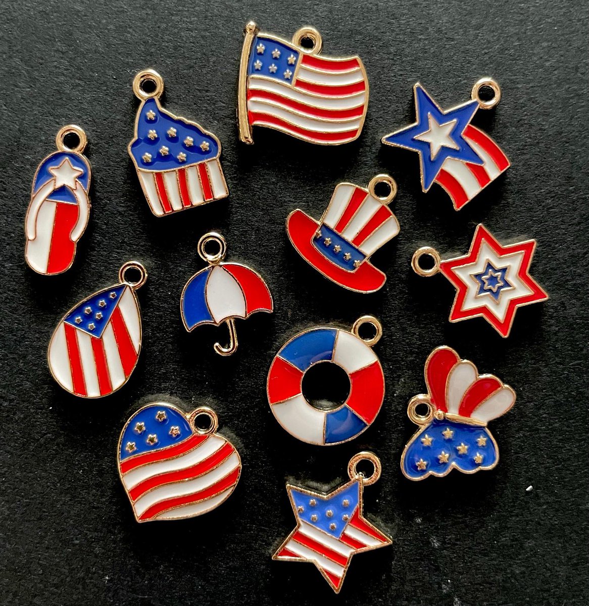 #patriotic #IndependanceDay #flag #Summer #jewelrycharms #scrapbooking #crafting #etsyseller🇺🇸
stuffbywoosiesmom.etsy.com/listing/172699…