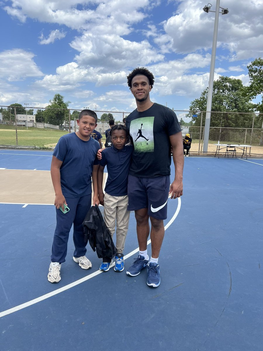 Eric Dixon (@bigeballer_) on Twitter photo Had a great time hanging out with the kids! Brought back a lot of fun memories! Thank you Robert Pollock elementary! ๐โ๐พ <a href="/friendsofnova/">Friends of Nova</a> Had a great time hanging out with the kids! Brought back a lot of fun memories! Thank you Robert Pollock elementary! ๐โ๐พ <a href="/friendsofnova/">Friends of Nova</a>