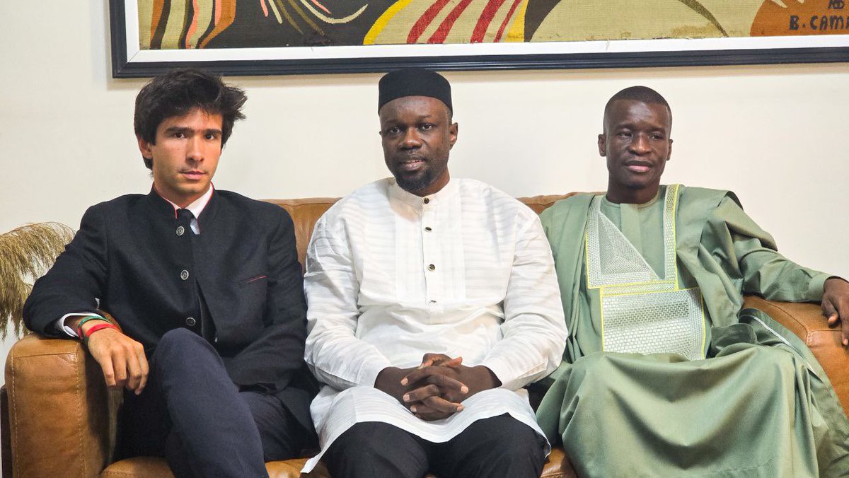 Il s’est donné corps et âme pour le projet, spontanément, bénévolement et passionnément.

Il s’est engagé pour les victimes de la répression d’État et leurs familles.

Il l’a fait sans me connaître, sans les connaître et il en a payé le prix fort .