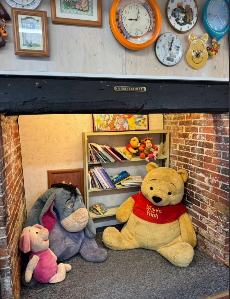 DBrunat's tweet photo. Winnie the Pooh's home in Hartfield Village near London💛🍯🌼 https://t.co/NwYAB9kgU8