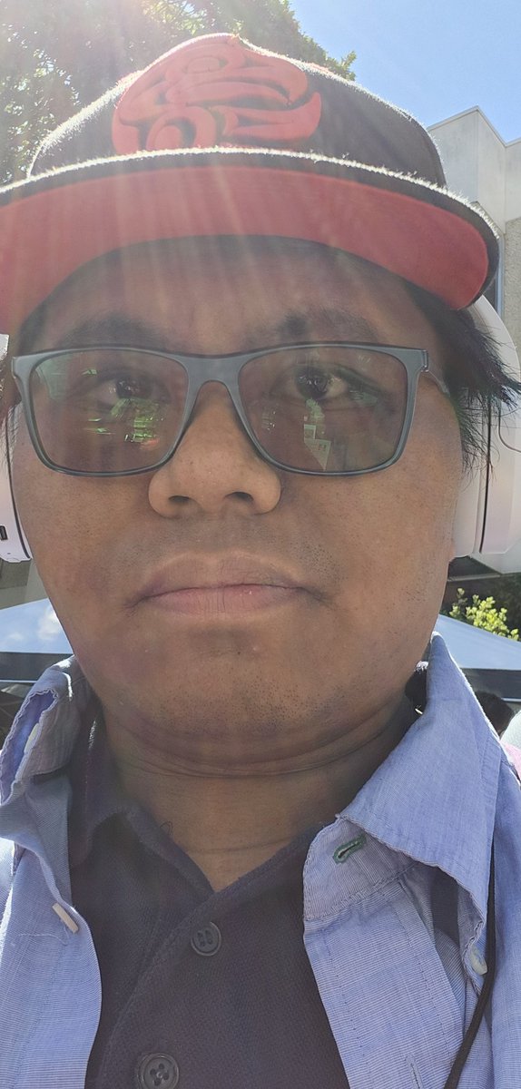 ArzzielMarcena's tweet photo. Here's me at the 2024 Victoria Filipino Heritage Month.
Hours ago, I ate a Jempoy's Lechon Combo Meal #2; 3 pieces of BBQ Pork Skewers with rice.
#yyj #victoriabc #filipinoheritagemonth #filipinocanadians #filcan https://t.co/ZcKmyssyWv
