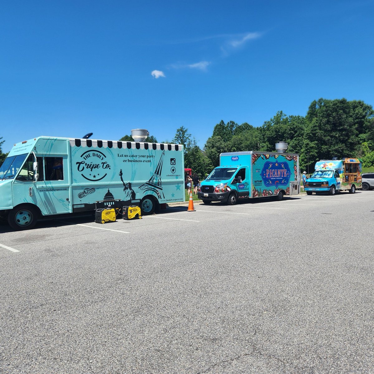 RollingKnollsES's tweet photo. RKE Summer Fest Food Trucks were a hit! 
Thank you Picante, The Daily Crepe Co. and Kona Ice!!! 
@CrepeDaily 
https://t.co/iDJs4zhhAN
@konaicemd https://t.co/T9jEh70fyb