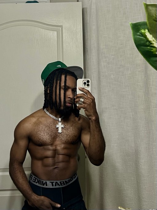 Watch 𝖇𝖆𝖇𝖞𝖙𝖗𝖆𝖉𝖊's leaked NSFW photo on TwXstars