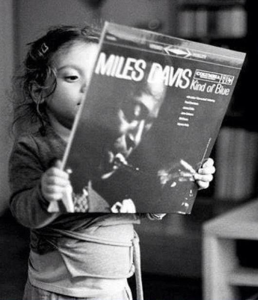 Crystal41654097's tweet image. Cette enfant fait le bon choix.
#MilesDavis #Jazz #KindOfBlue