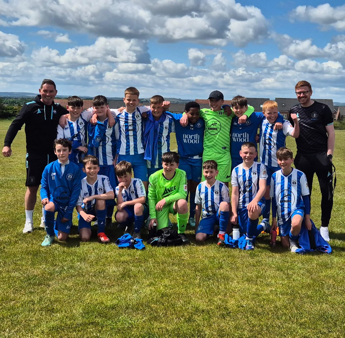 Graham61938754's tweet photo. Another league title to add to the list.! Great set of lads and well deserved https://t.co/8BWnYcvFaY