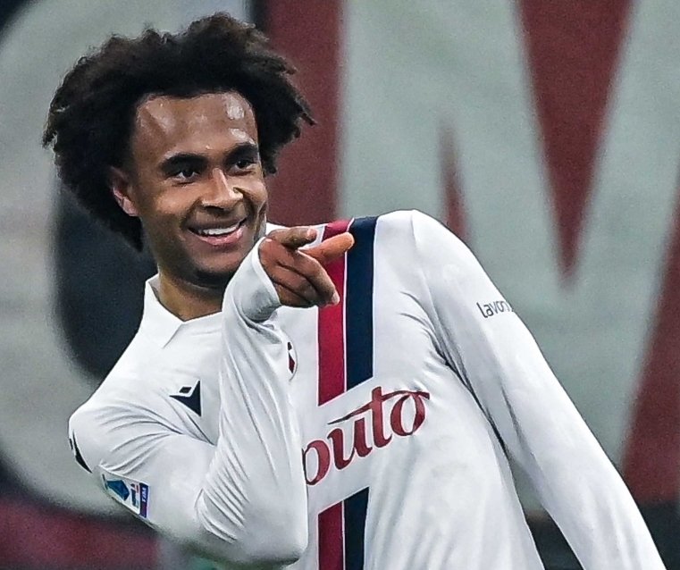 Cresce la fiducia per #Zirkzee al <a href="/acmilan/">AC Milan</a>. Nuovi contatti nelle ultime ore, resta il nodo commissioni ma la dirigenza rossonera lavora per trovare la quadra definitiva. <a href="/SkySport/">skysport</a> #calciomercato
sport.sky.it/calciomercato