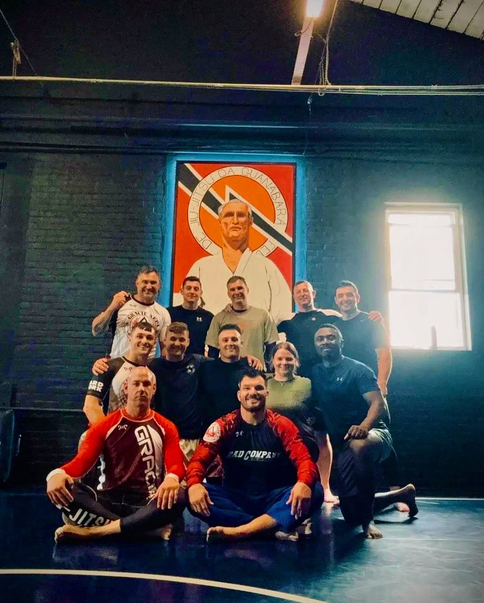 MelissaBenson5's tweet photo. Jiu jitsu training for law enforcement 💪🏻 great class https://t.co/wmqRoUYWV4
