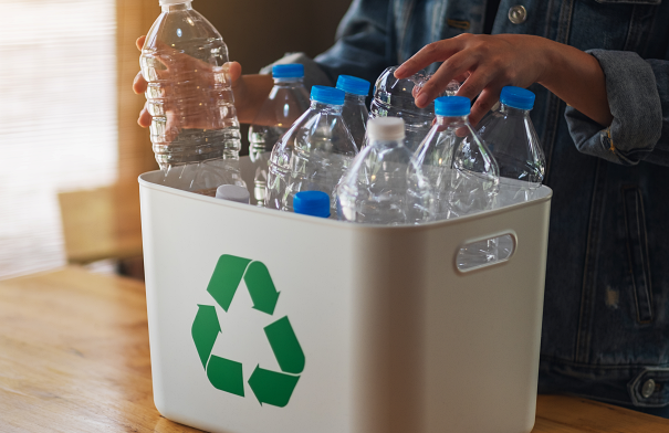 ClimaChangeGeo's tweet photo. 🛍️ Adotar práticas de consumo consciente, como evitar plásticos descartáveis e reciclar, contribui para a sustentabilidade. (https://t.co/X0owNK1pg7) #ConsumoConsciente #Reciclagem https://t.co/wjXVDRP8EG
