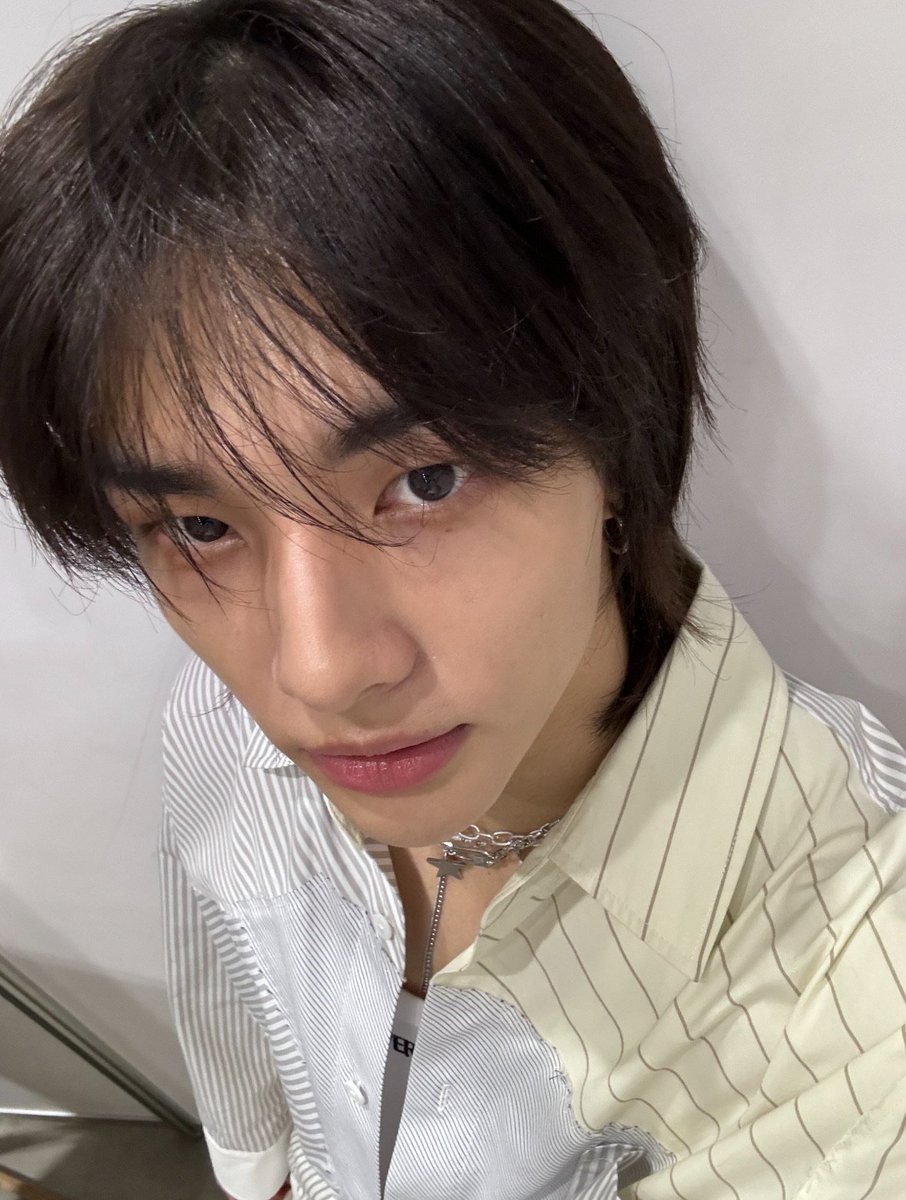 hyunjin pics tweet media