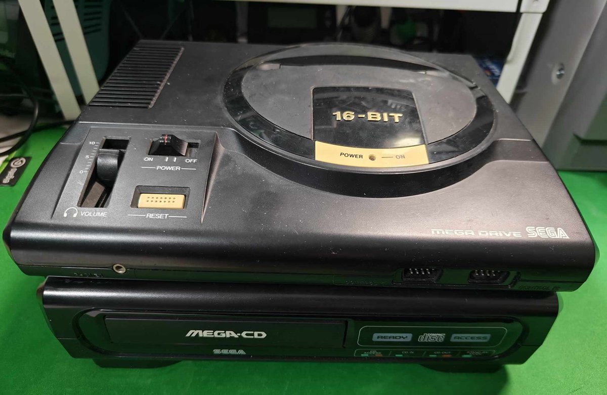 TzibuTwitch's tweet photo. Retro stuff that I unboxed on my stream 8.6.2024
Part 1/3
#twitch #twitchtv #tzibu #twitchaffiliate #retro #retrocollector #unboxing #snes #nintendo #sega #megacd #lethalenforcer #lightgun https://t.co/r7wijux1Jb