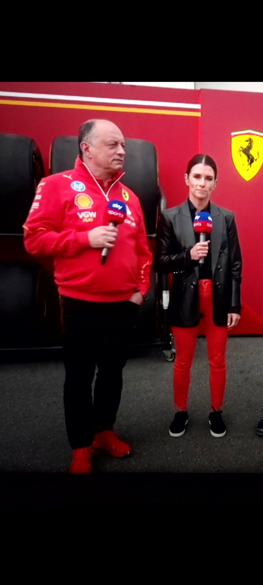 PaulotheDrummer's tweet photo. When you're a big fan but could only afford the away kit #F1 https://t.co/QlpDLZqrWj