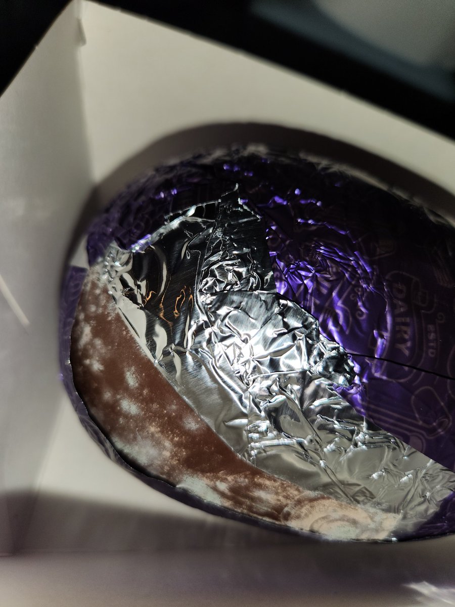 RogerCarlsson92's tweet photo. @CadburyUK just about to tuck into my easter egg and found this!! Not happy!! Yes I know easter was a while ago but it's still in date!! Can I have a replacement please? https://t.co/3kqpC0M8iJ