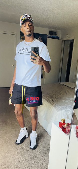 1 pic. Bouta go see Meg , I’m cute or nah ?  
( sb: I’m a lil tipsy ?) https://t.co/7a4XYP0WCt