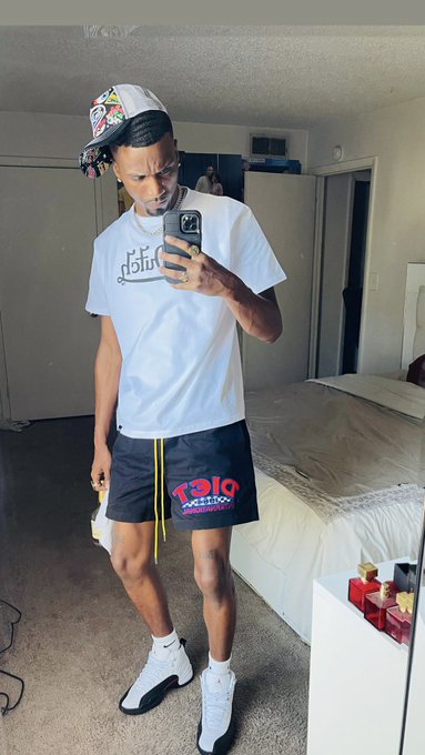 2 pic. Bouta go see Meg , I’m cute or nah ?  
( sb: I’m a lil tipsy ?) https://t.co/7a4XYP0WCt