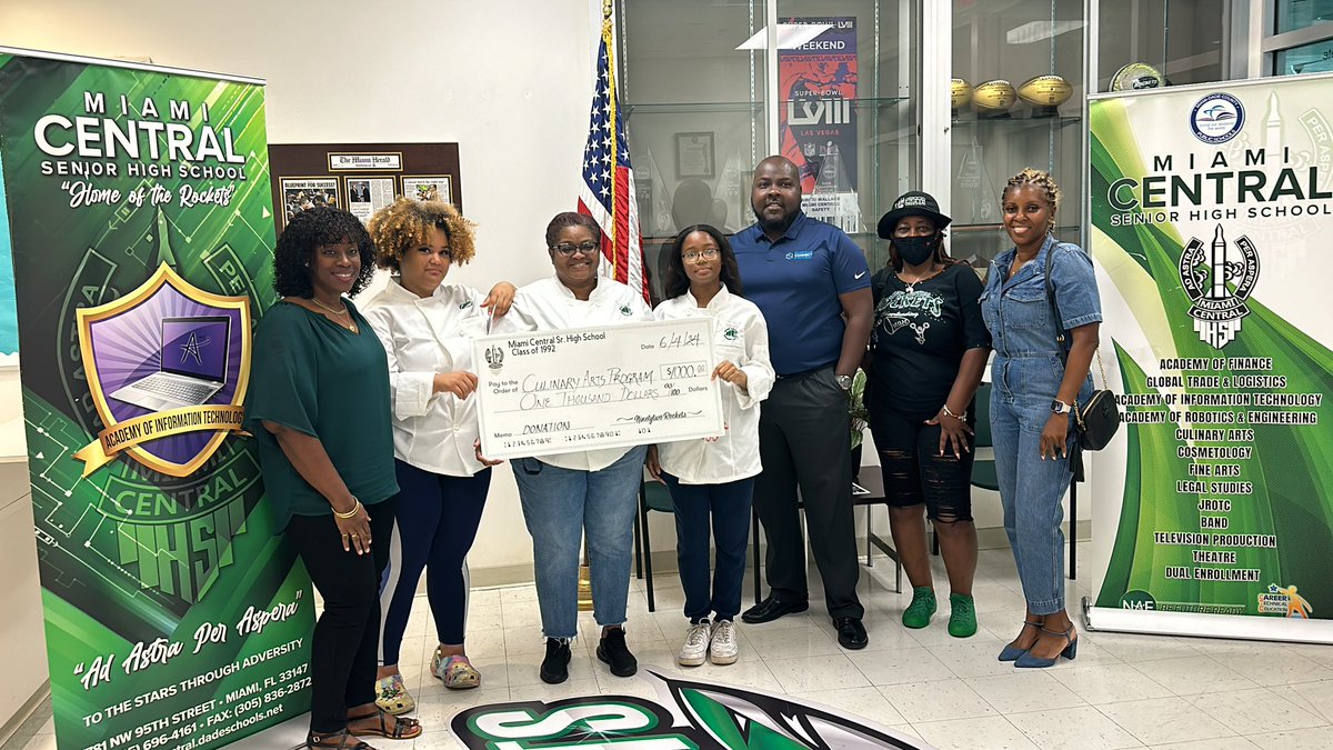 Quintera Parris (@quinteraparris) on Twitter photo Our Miami Central Alumni are beyond amazing <a href="/mcraa95/">Miami Central Rockets Alumni Association</a> ! They continue to show up and show out!! From the Laptops and scholarships giveaway, the $1000 donation to our Culinary Program, and the overwhelming support of our band! Our Miami Central Alumni are beyond amazing <a href="/mcraa95/">Miami Central Rockets Alumni Association</a> ! They continue to show up and show out!! From the Laptops and scholarships giveaway, the $1000 donation to our Culinary Program, and the overwhelming support of our band!