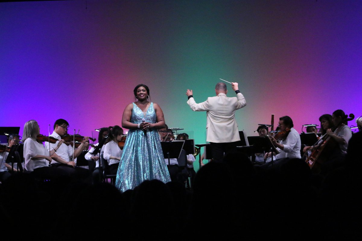 What a fantastic opening to our Princeton Festival! The weather was gorgeous, and Angel Blue divine as she sang arias by Puccini and Verdi, Zarzuela favorites, and songs by Gershwin and Arlen. Check out our album capturing the evening's magic here: flickr.com/photos/princet…