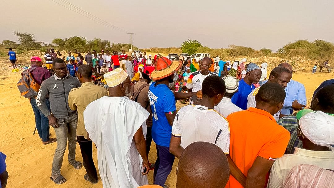 BirahimeSeck's tweet photo. M. le PR @PR_Diomaye, M. le PM @SonkoOfficiel et M. le ministre des mines @BirameSouleye , les populations de Ndomor, Ngomene et  Gade et Ngakham vivent le calvaire avec les ICS. https://t.co/DEbNwImpMQ
